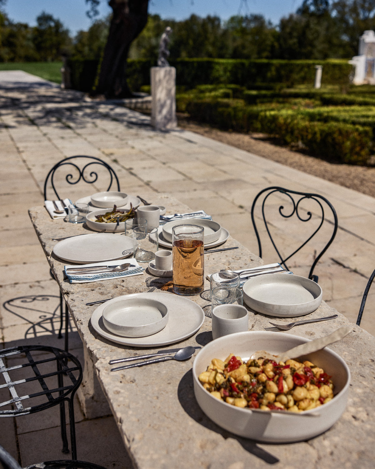 Deep Plate Traditional - Natural White lifestyle