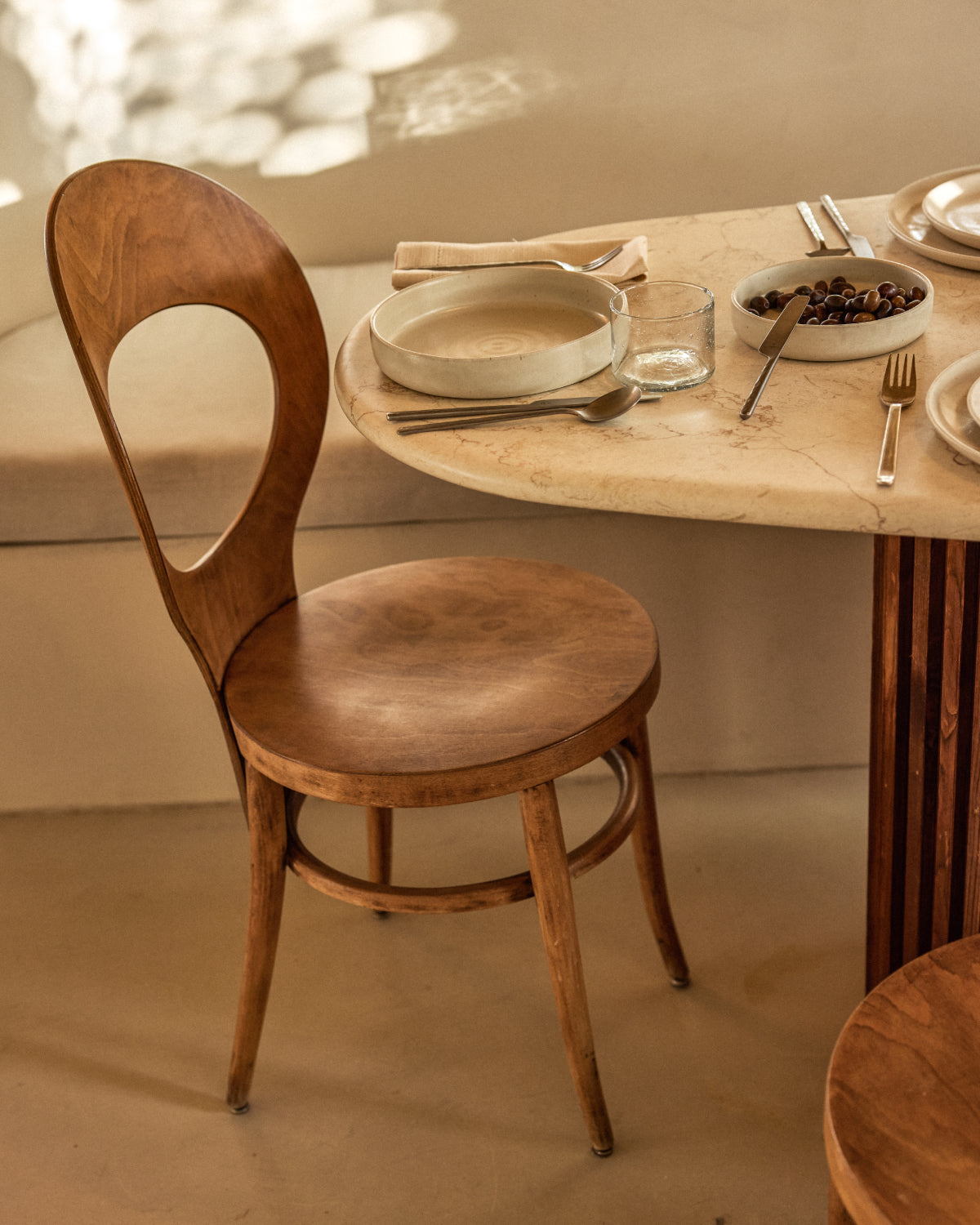 Deep Plate Traditional - Natural White lifestyle